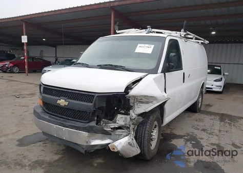 2014 Chevrolet Express 2500 Work Van z USA, uszkodzony, nr VIN 1GCWGFCA3E1914175